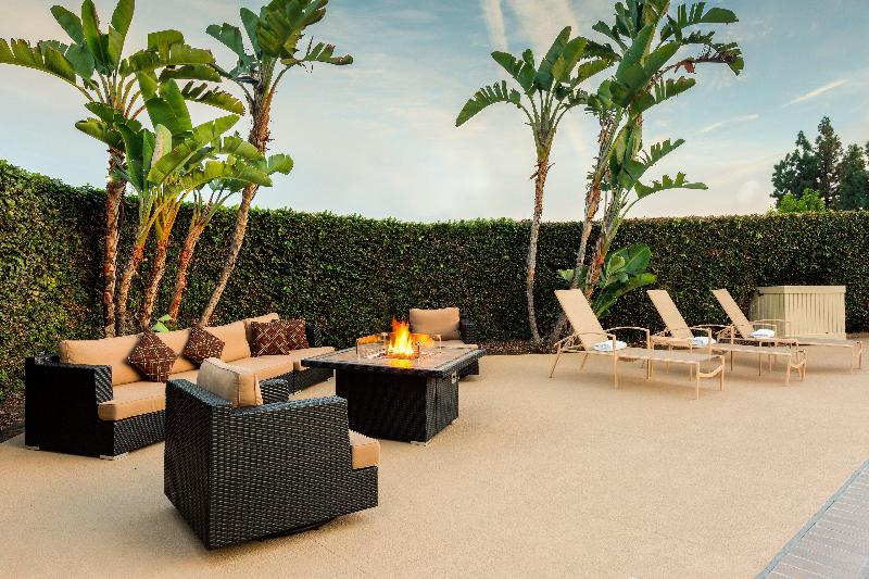 בית מלון כפרי Holiday Inn La Mirada Buena Park, An Ihg