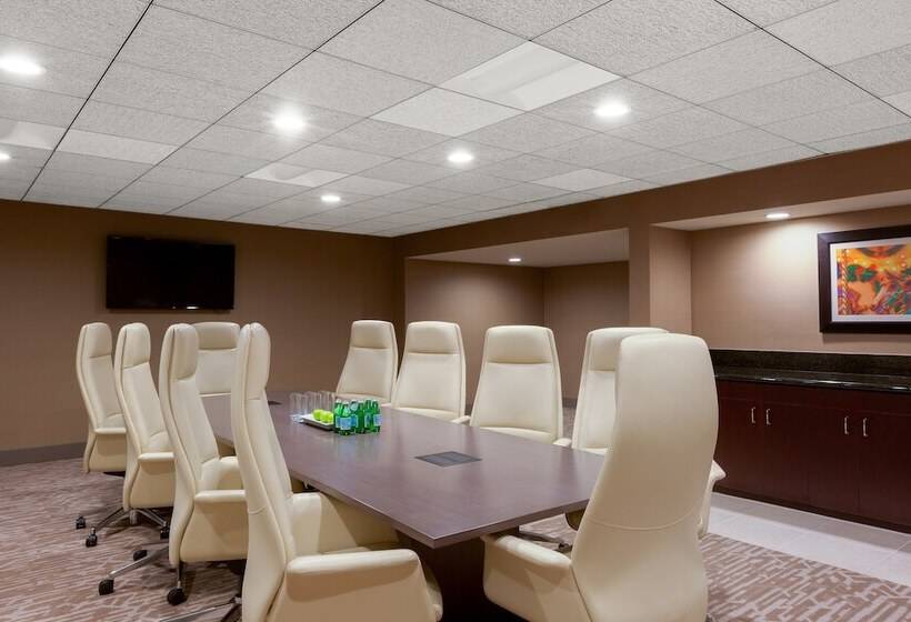 בית מלון כפרי Holiday Inn La Mirada Buena Park, An Ihg