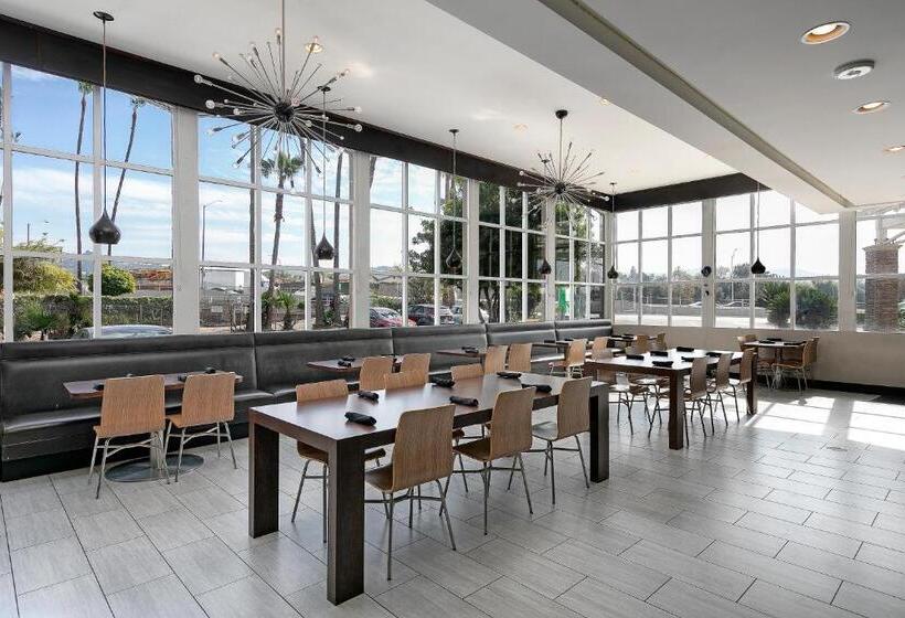 בית מלון כפרי Holiday Inn West Covina, An Ihg