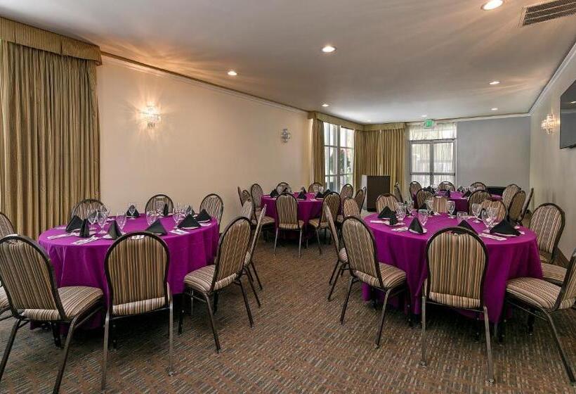 בית מלון כפרי Holiday Inn West Covina, An Ihg