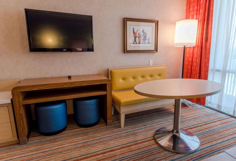 Howard Johnson By Wyndham Anaheim Hotel & Water Playground