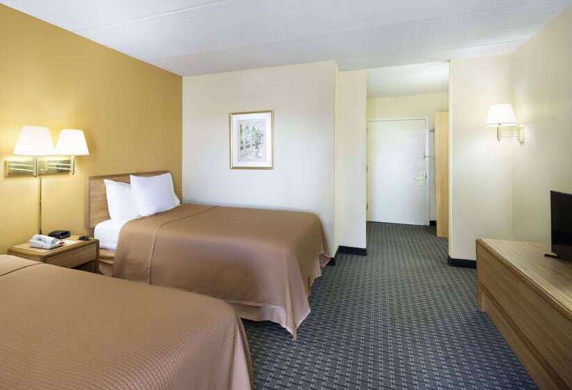 فندق Howard Johnson By Wyndham Newburgh