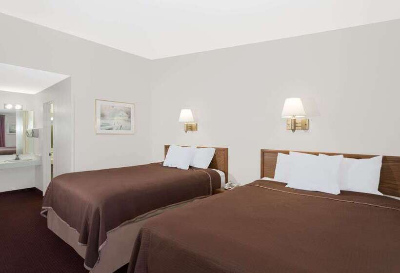 فندق Howard Johnson By Wyndham Vero Beach / Downtown