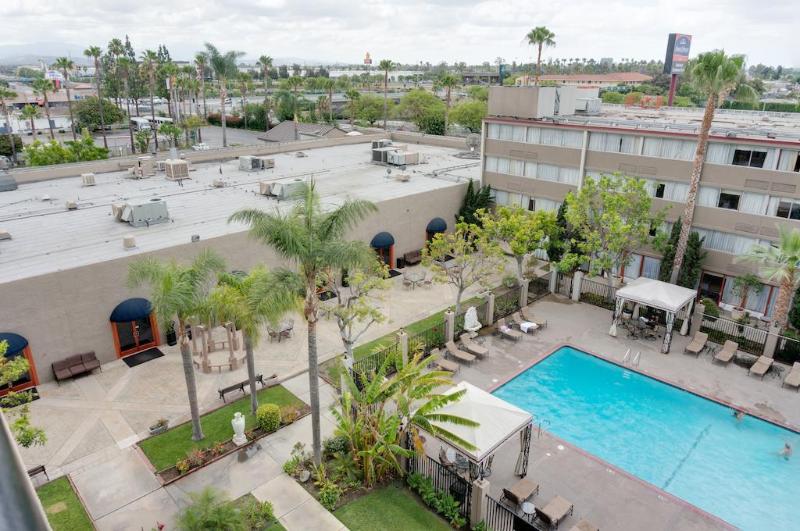 酒店 Howard Johnson By Wyndham Fullerton/anaheim Conference Cntr