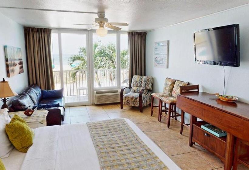 فندق Island Inn Beach Resort