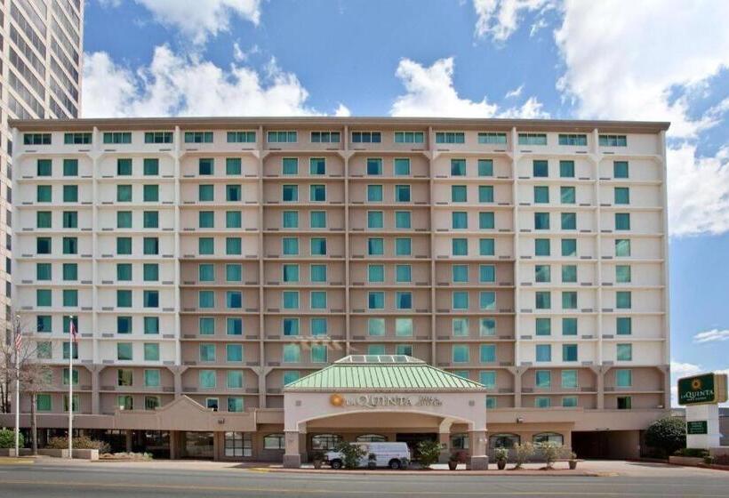هتل La Quinta Inn & Suites By Wyndham Downtown Conference Center