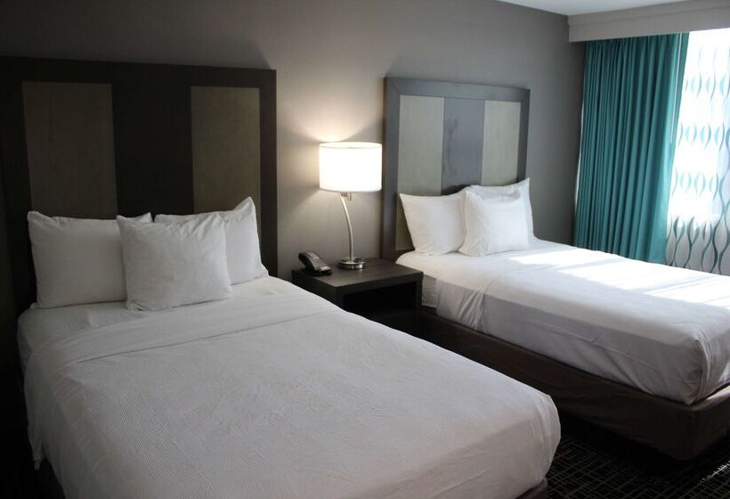 فندق La Quinta Inn & Suites By Wyndham Indianapolis Downtown