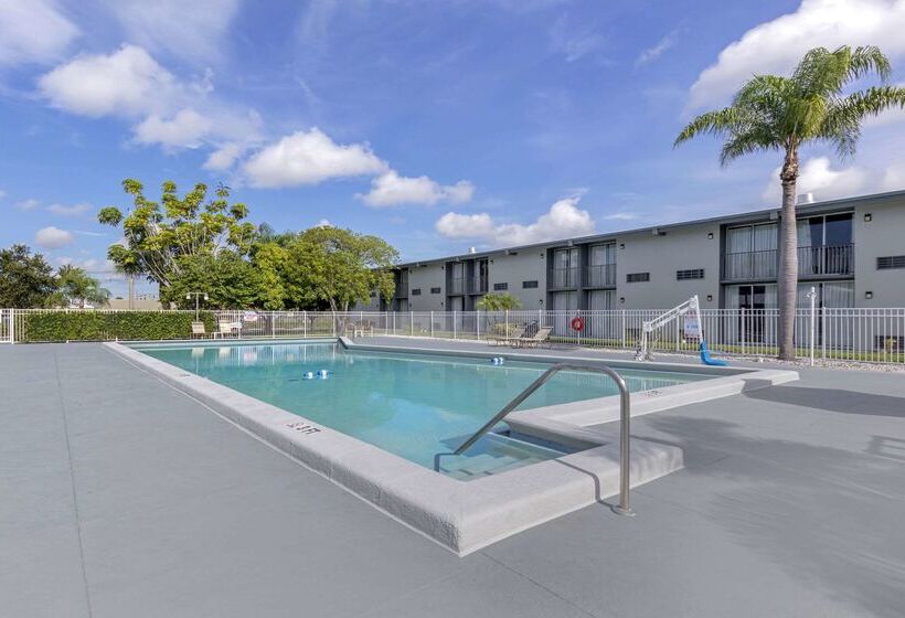 فندق Quality Inn Downtown Stuart