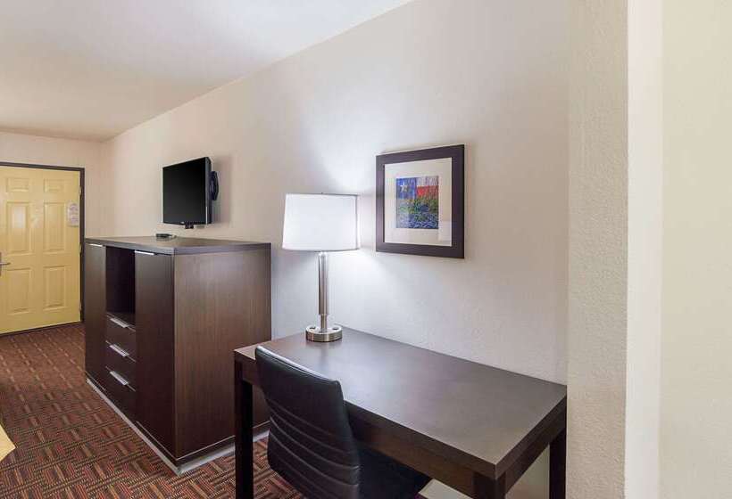 هتل Quality Inn