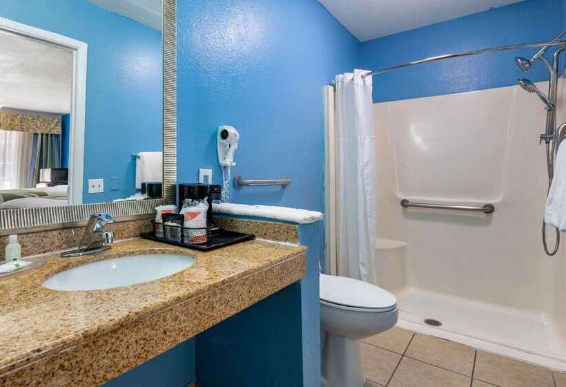 בית מלון כפרי Quality Inn Sarasota North Near Lido Key Beach