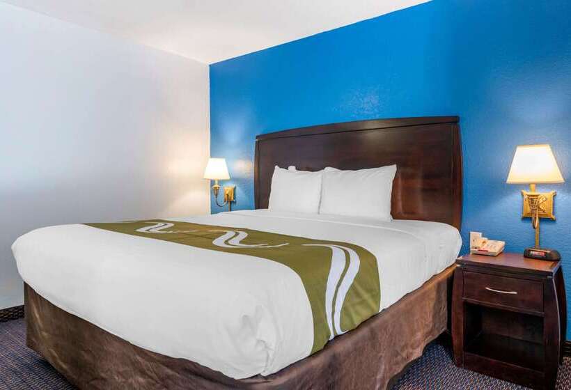 בית מלון כפרי Quality Inn Sarasota North Near Lido Key Beach