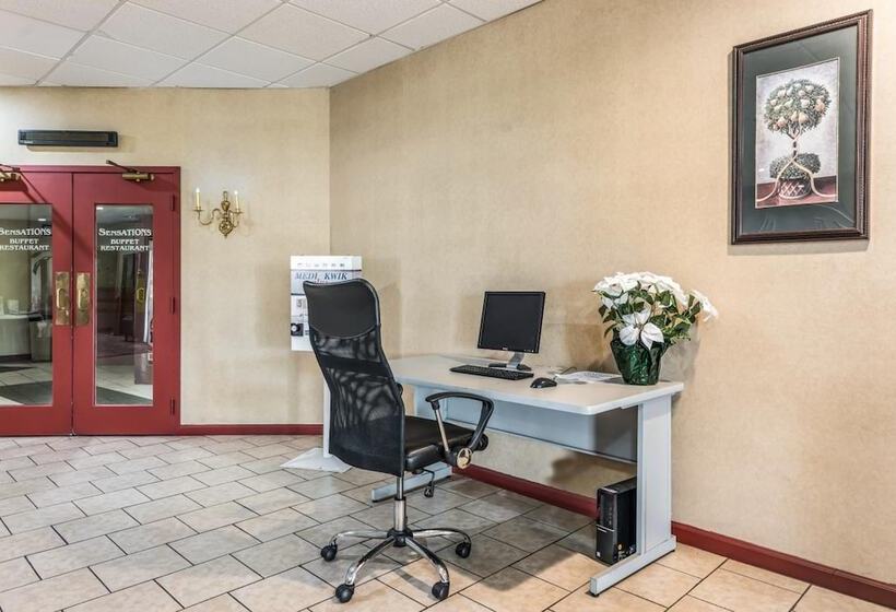 בית מלון כפרי Red Carpet Inn & Suites