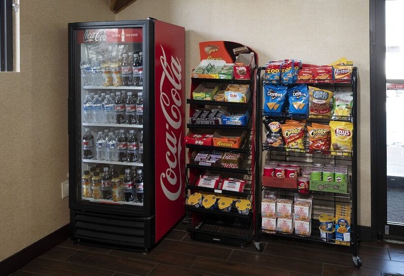 فندق Red Roof Inn And Suites Newark   University