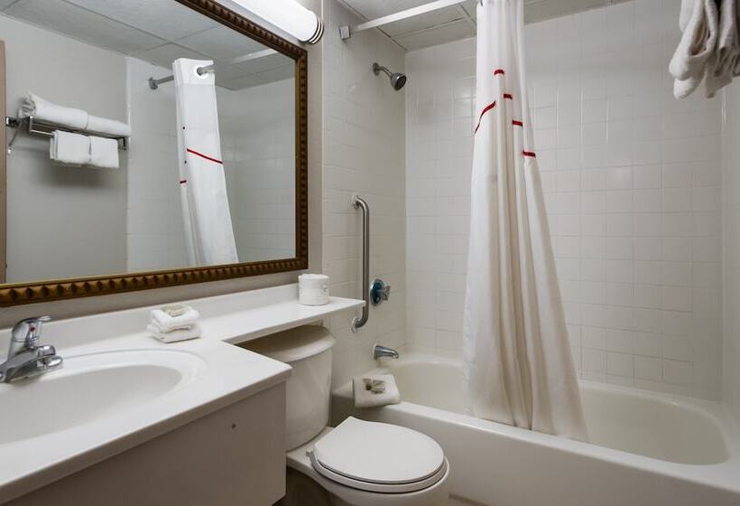 فندق Red Roof Inn And Suites Newark   University