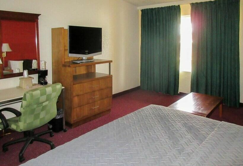 호텔 Rodeway Inn & Suites