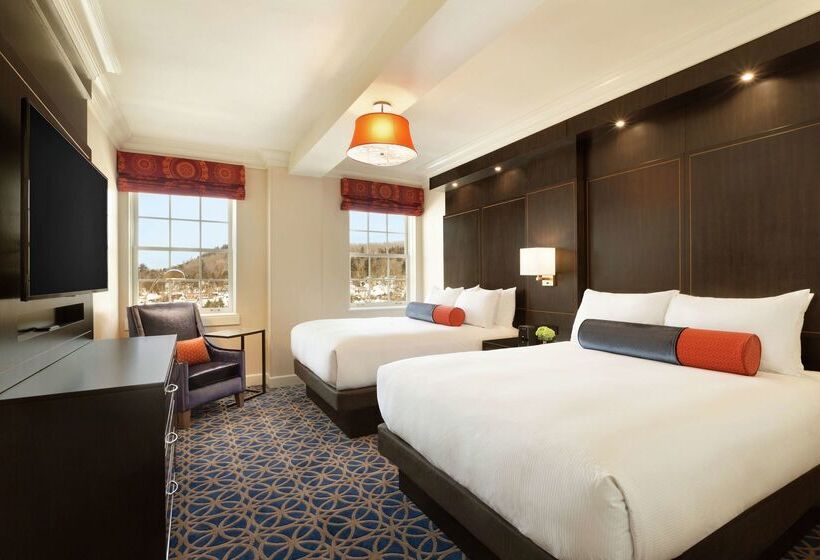 فندق Saranac Curio Collection By Hilton