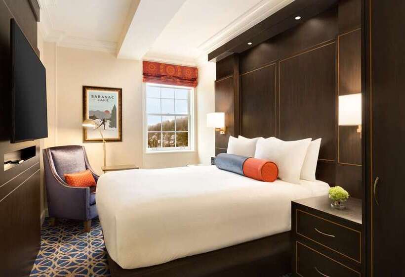 فندق Saranac Curio Collection By Hilton