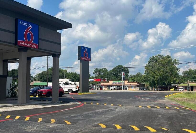 בית מלון כפרי Studio 6 Alvin, Tx