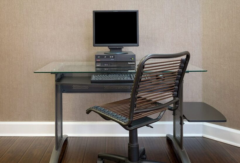 هتل Super 8 By Wyndham Little Rock/otter Creek