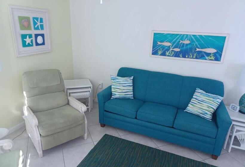 Islander Beach Resort  New Smyrna Beach