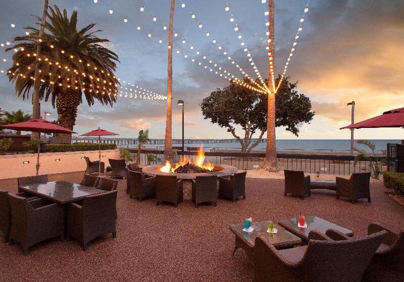 استراحتگاه Crowne Plaza Ventura Beach, An Ihg