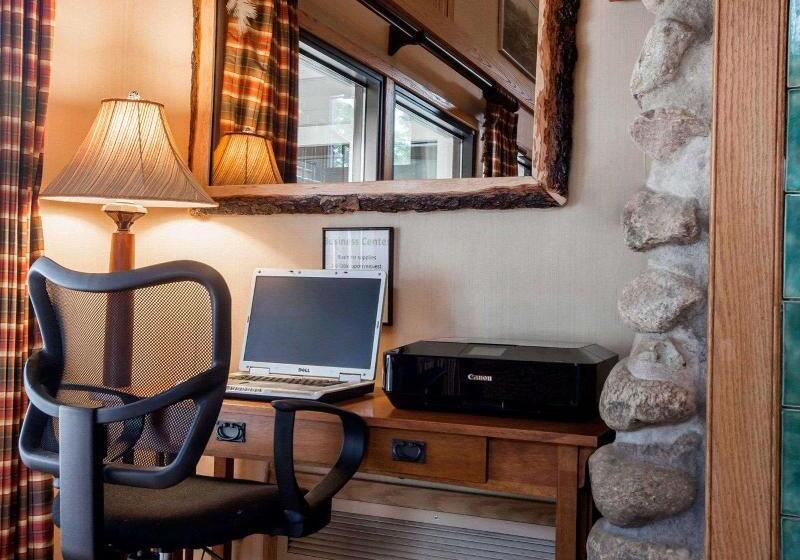 منتجع Quality Inn On Lake Placid Lake Placid