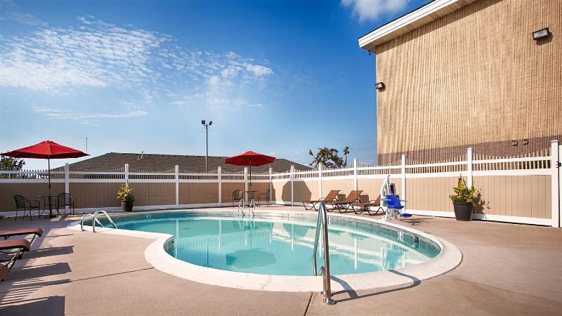 בית מלון כפרי Best Western Ashbury Inn