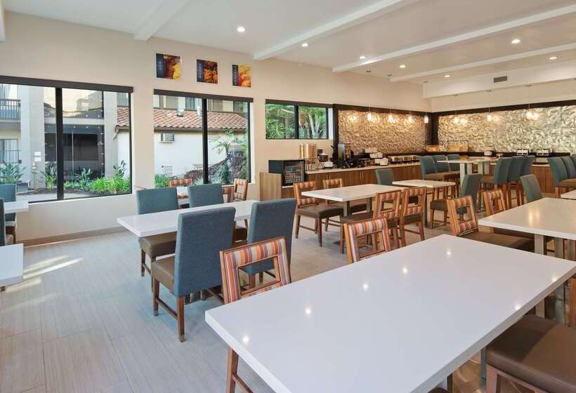 فندق Best Western Carlsbad By The Sea