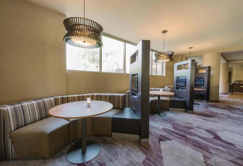 فندق Courtyard By Marriott Nashua