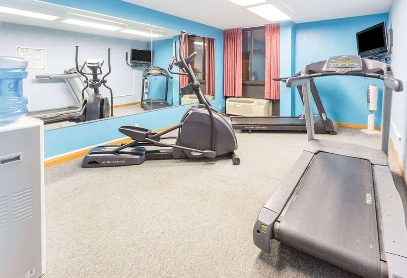 Days Hotel By Wyndham Danville Conference Center