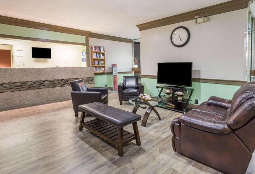 Days Hotel By Wyndham Danville Conference Center