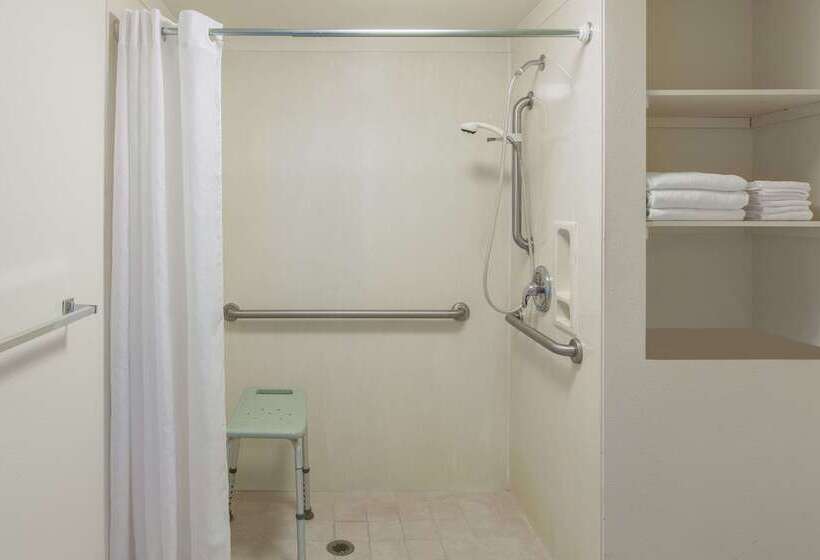 هتل Days Inn By Wyndham Camarillo  Ventura