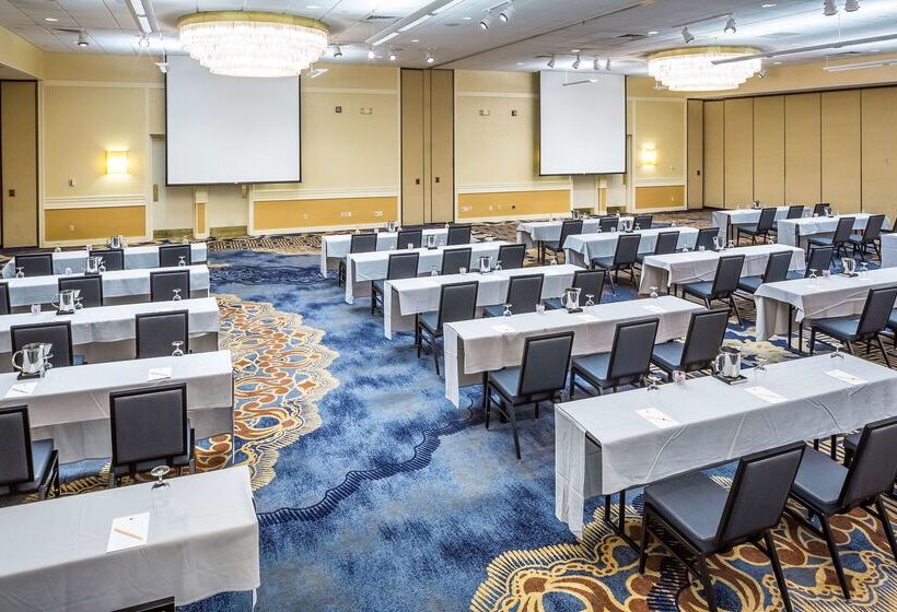 فندق Doubletree By Hilton Boston  Andover