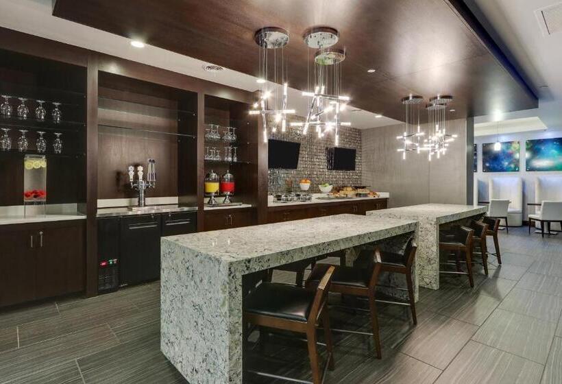 هتل Huntsville Marriott At The Space & Rocket Center