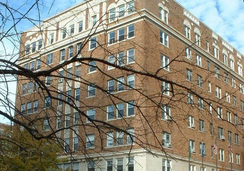 Hotel Knickerbocker On The Lake