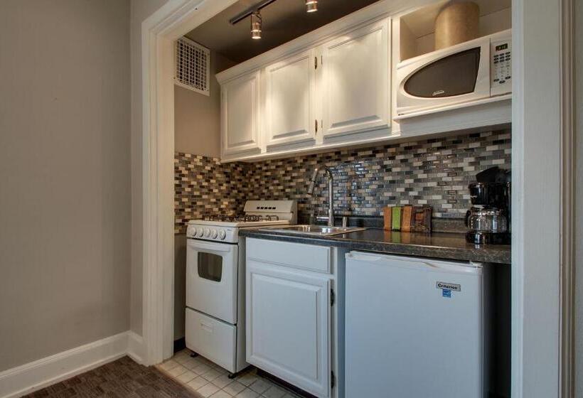 هتل Knickerbocker On The Lake