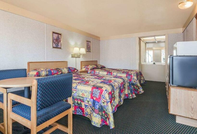 בית מלון כפרי Knights Inn Franklin, Oh