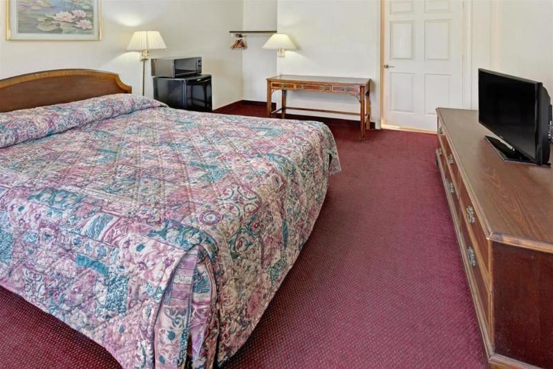 בית מלון כפרי Knights Inn Pittsburgh Bridgeville