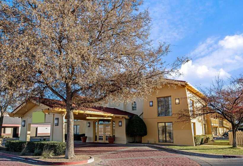 בית מלון כפרי La Quinta Inn By Wyndham Amarillo Midcity