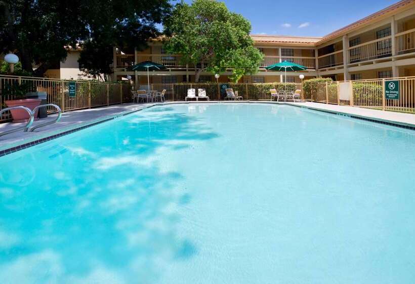 호텔 La Quinta Inn By Wyndham Austin Oltorf