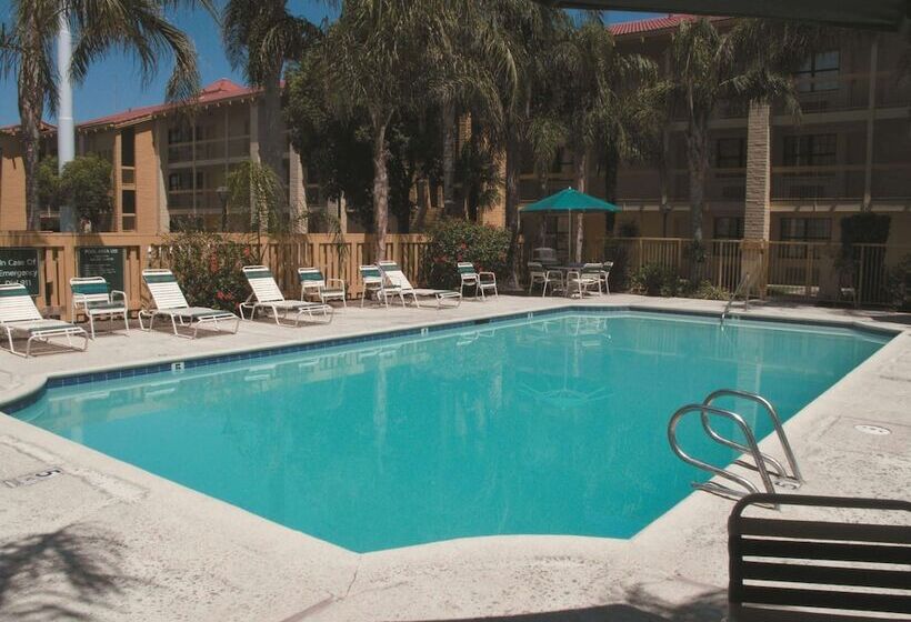 호텔 La Quinta Inn By Wyndham Bakersfield South
