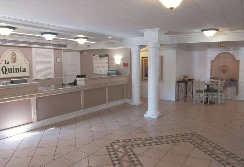 호텔 La Quinta Inn By Wyndham Bakersfield South
