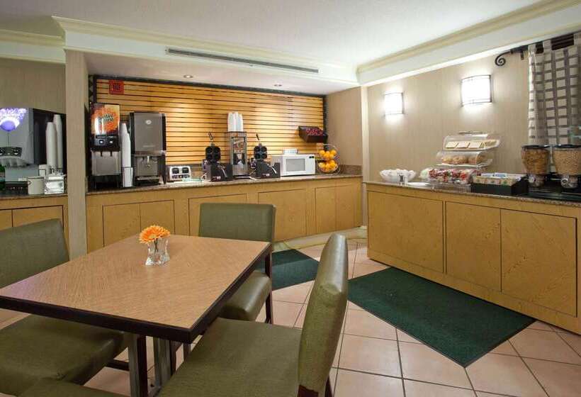 فندق La Quinta Inn By Wyndham Cheyenne