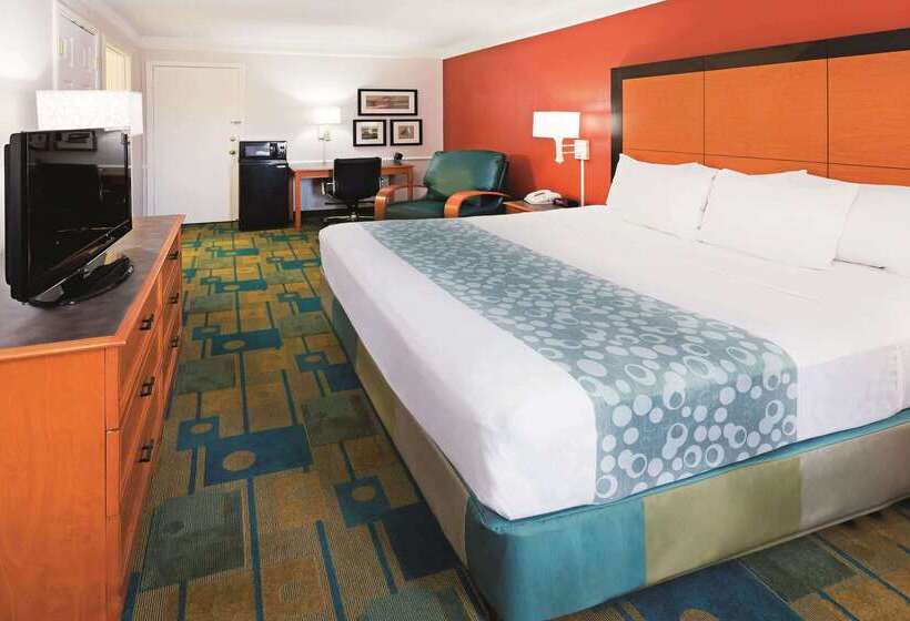 בית מלון כפרי La Quinta Inn By Wyndham Corpus Christi North