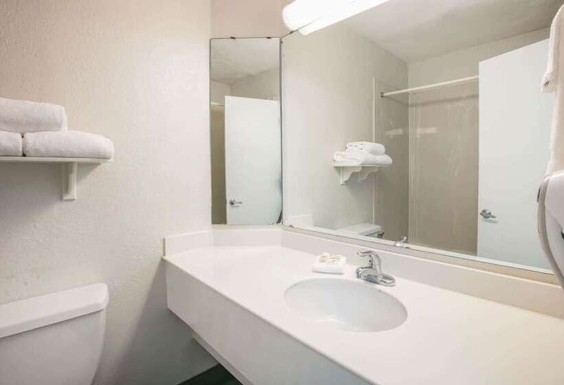 هتل La Quinta Inn By Wyndham Dallas Uptown