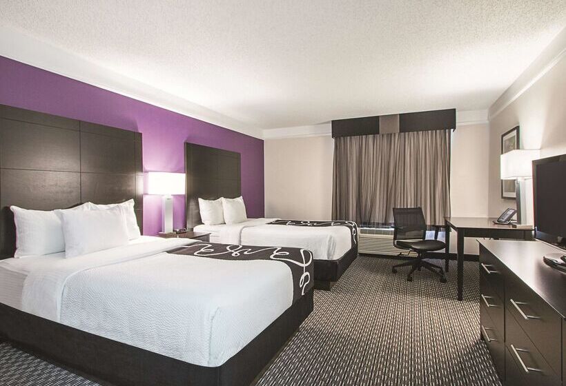 هتل La Quinta Inn By Wyndham Fresno Yosemite