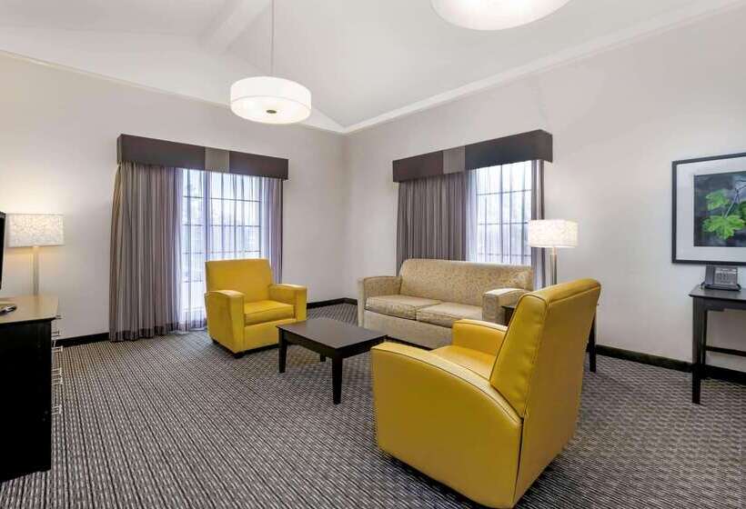 هتل La Quinta Inn By Wyndham Fresno Yosemite