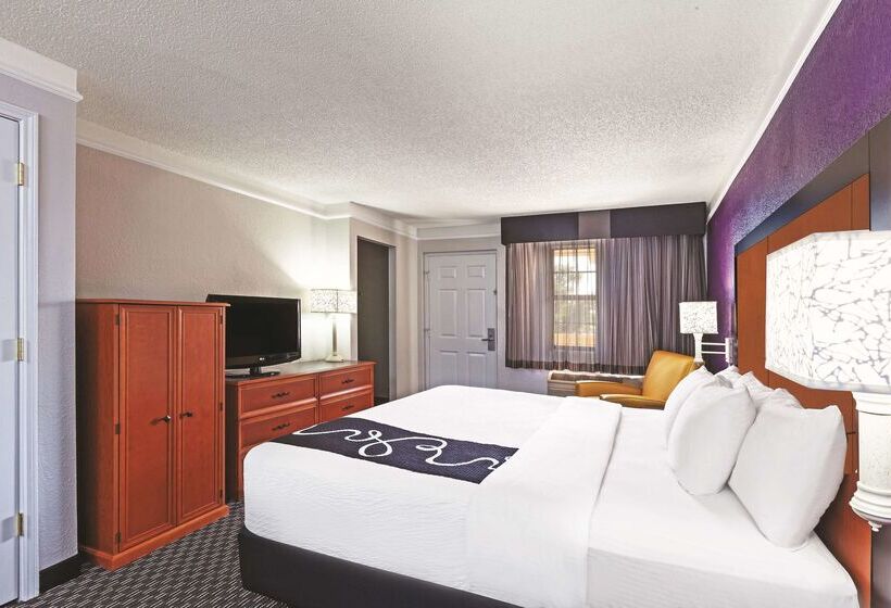 هتل La Quinta Inn By Wyndham Midland