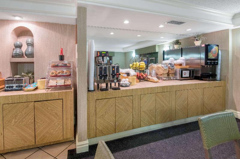 هتل La Quinta Inn By Wyndham San Antonio Market Square