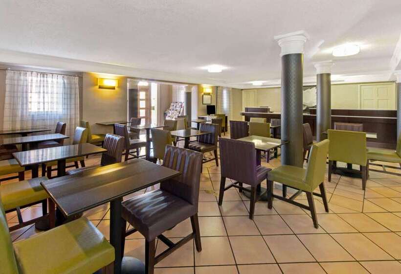 هتل La Quinta Inn By Wyndham Santa Fe